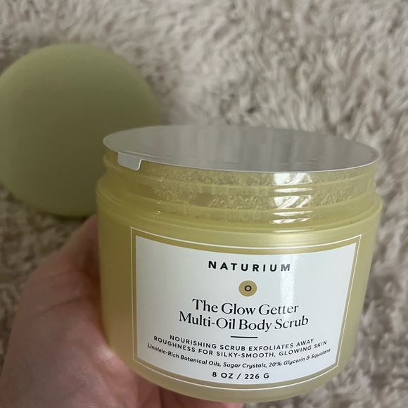 Naturium Glow Getter Multi-Oil Body Scrub - Picture 2 of 3